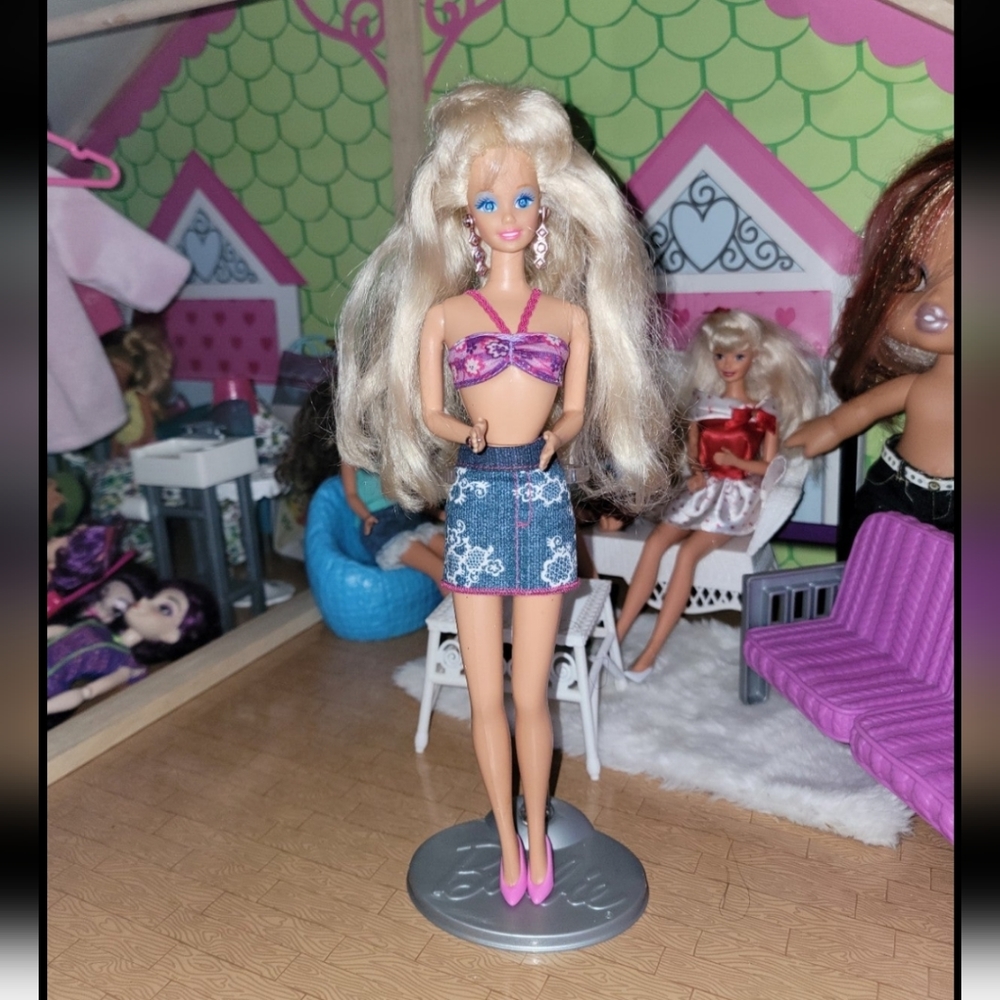 Vintage Sparkle Barbie Blue eyes doll